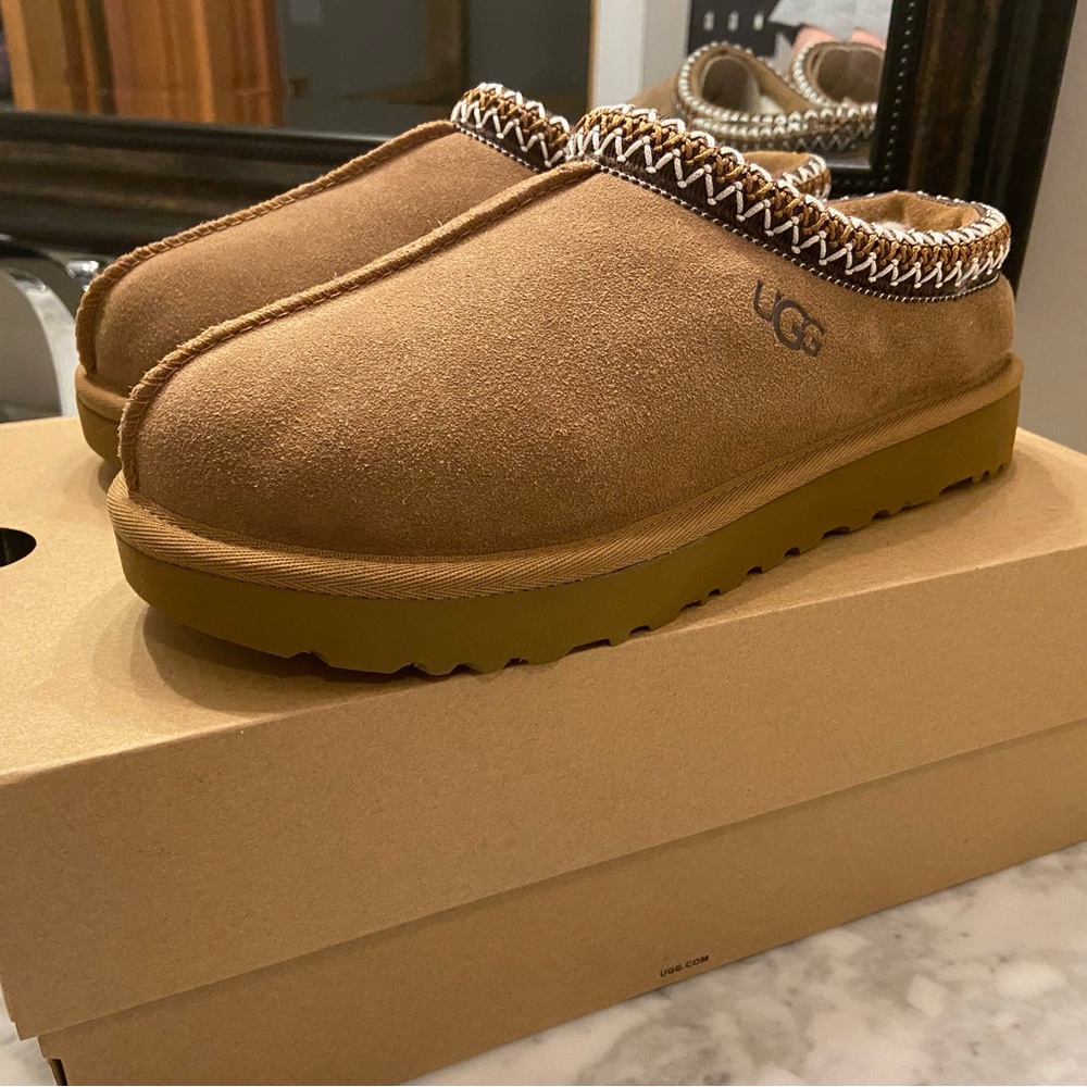 UGG Woman’s Tasman Slippers